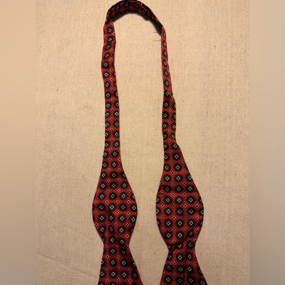 Brooks Brothers Geometric Bow Tie Adjustable